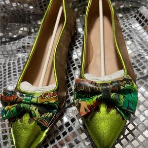Dream Walkers Sandra Handmade Stylish Ballet Flats with Green Bow